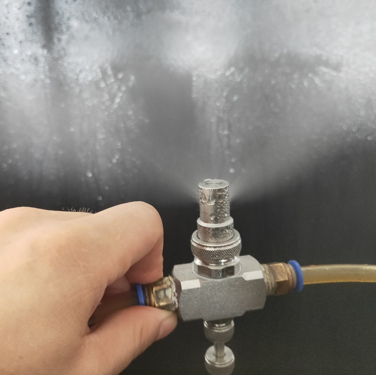 Pressure atomized spray deflected deflection internal mixing wide angle flat fan air gas atomizer fog sprayer nozzle — изображение 4